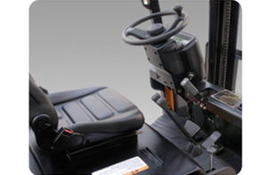 J系列1.3-2吨三支点前驱（后双轮）电动叉车