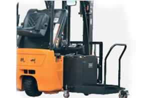 J系列1-1.5吨三支点（后驱）电动叉车