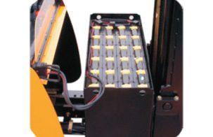 J系列1.2-2吨（前移式）电动叉车