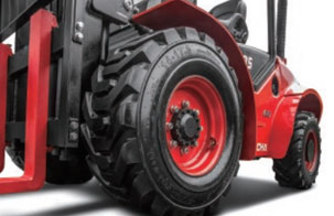 2.5-3.5吨越野叉车（四驱叉车）